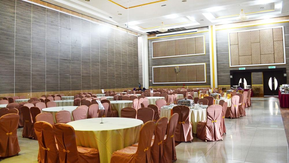 Resor Amansari 4*